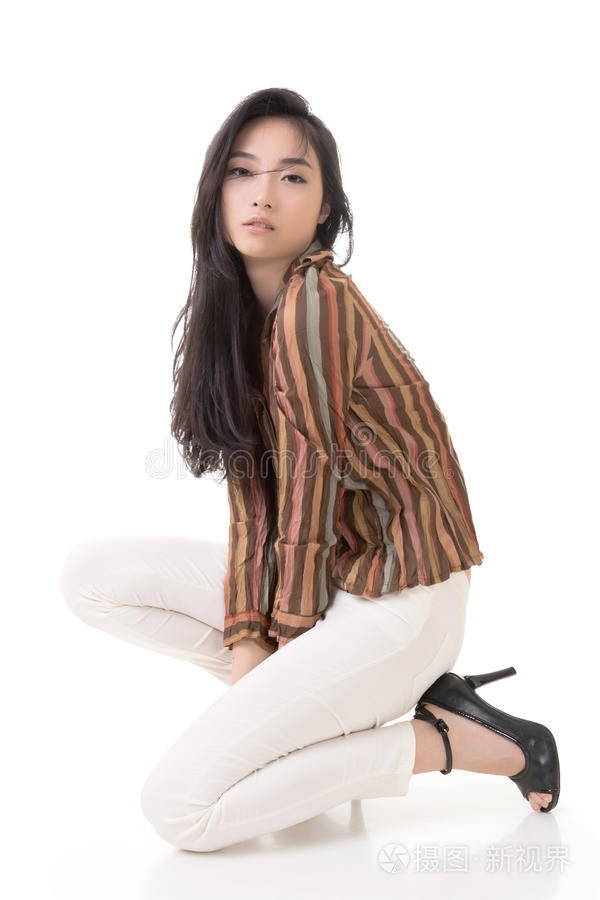 双碟秀直播 子弹与唇印